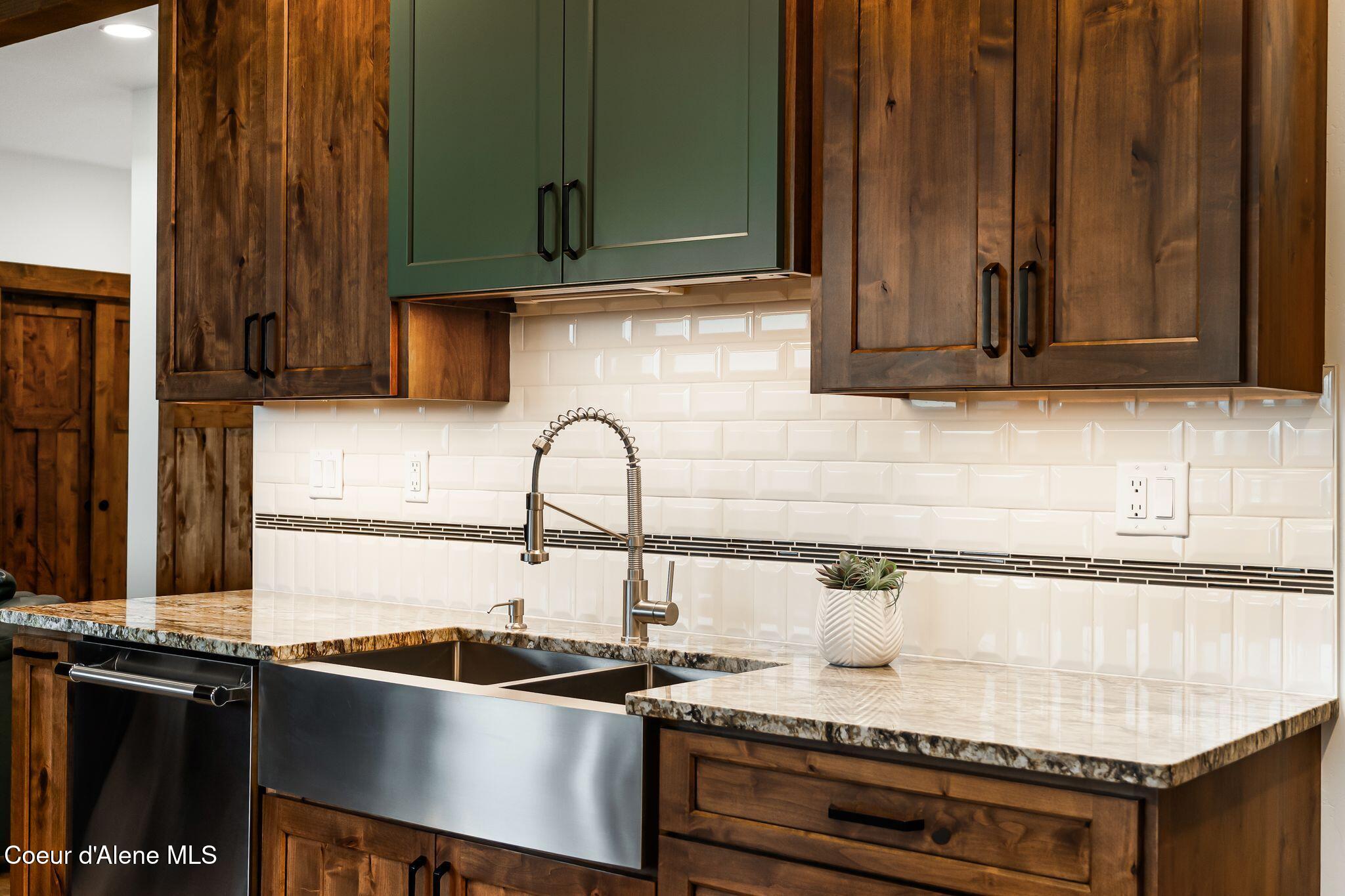 1569 Gooby Road Sandpoint, ID 83864 - Photo 19 of 51 19_A7402569