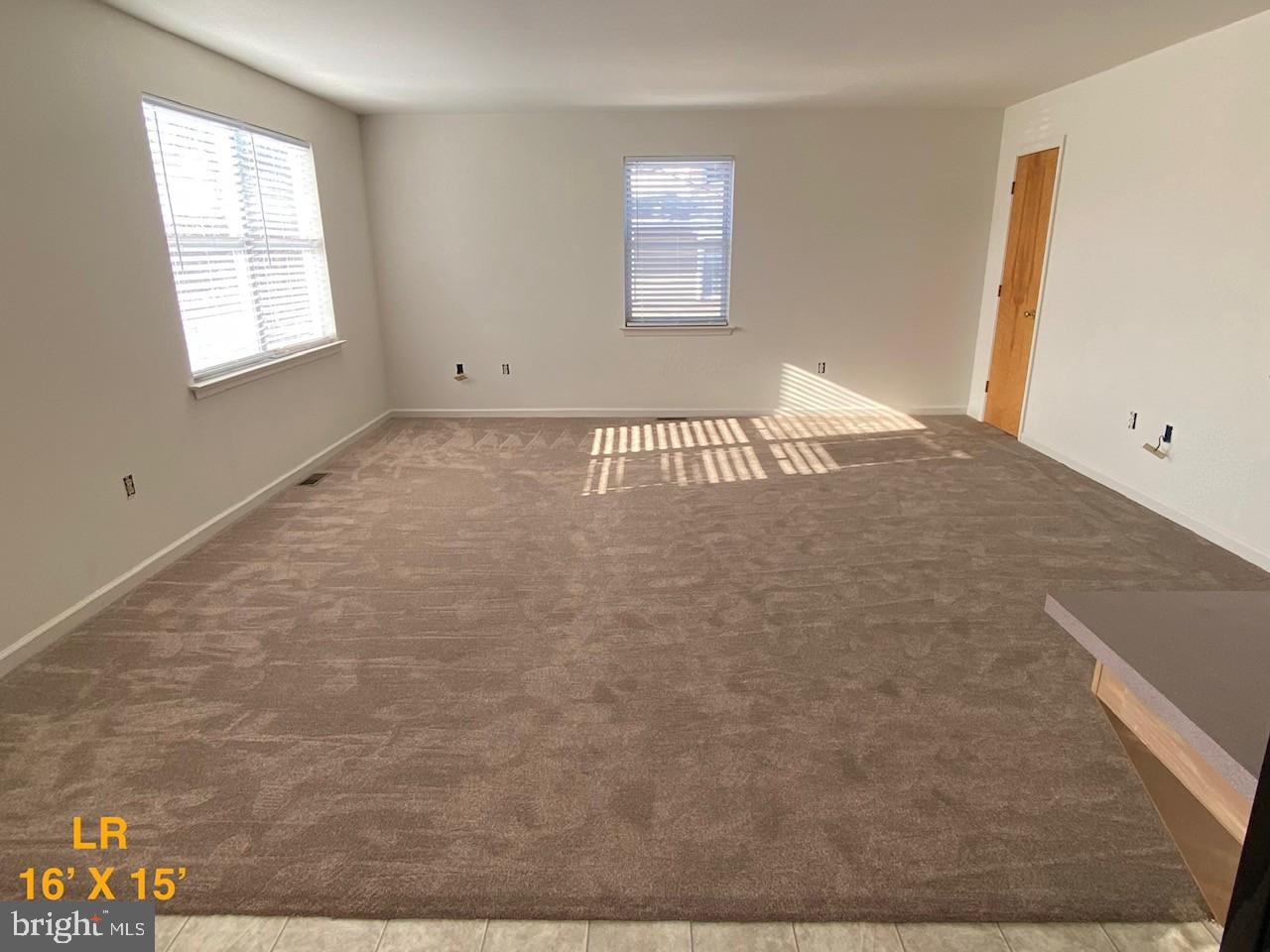 2825 Mt Carmel Avenue, Unit B Glenside, PA 19038 - Photo 2 of 13 Living Room