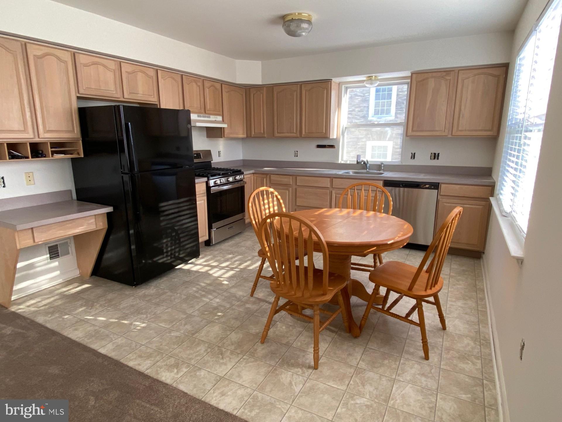 2825 Mt Carmel Avenue, Unit B Glenside, PA 19038 - Photo 5 of 13 Kitchen