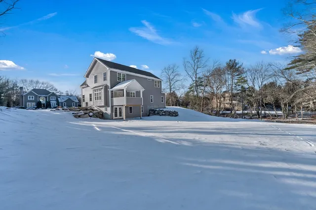 $1,100,000 | 25 Columbine Road, Rehoboth, MA 02769