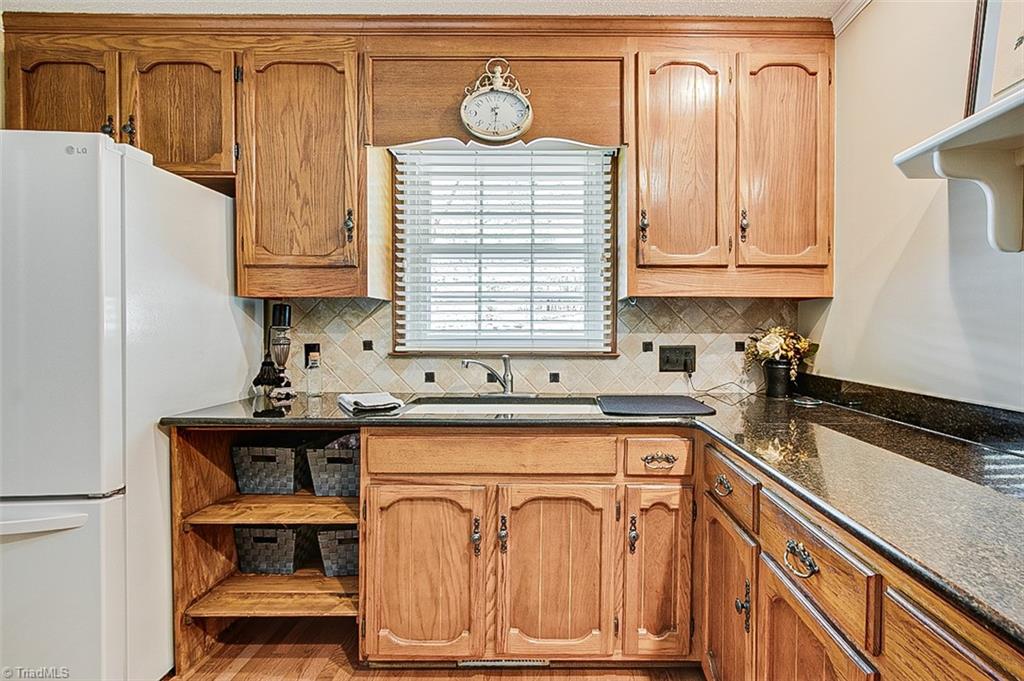 2918 Ross Wood Road Denton, NC 27239 - Photo 15 of 50 Butler's Pantry