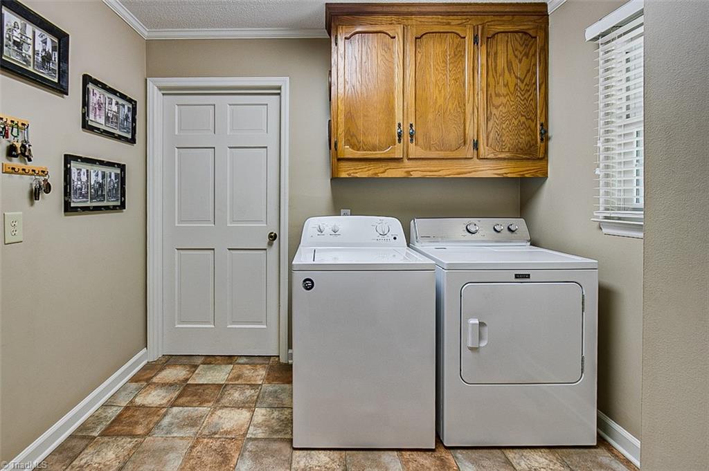 2918 Ross Wood Road Denton, NC 27239 - Photo 16 of 50 Laundry Room