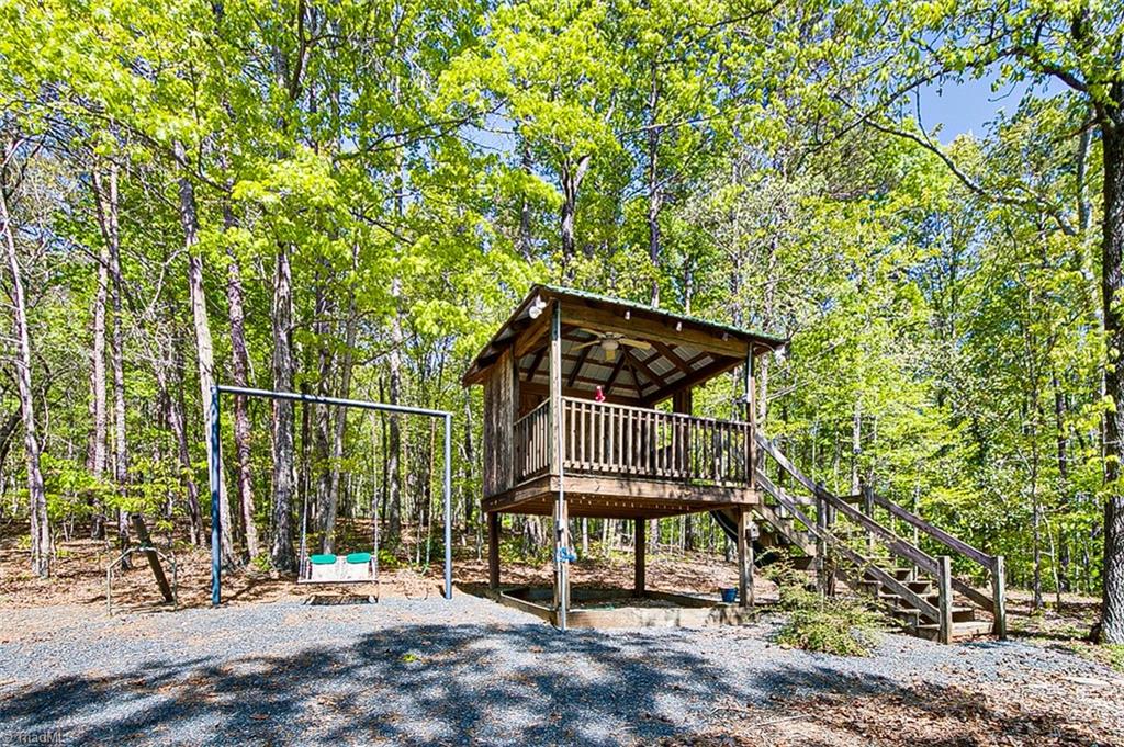 2918 Ross Wood Road Denton, NC 27239 - Photo 30 of 50 Playhouse