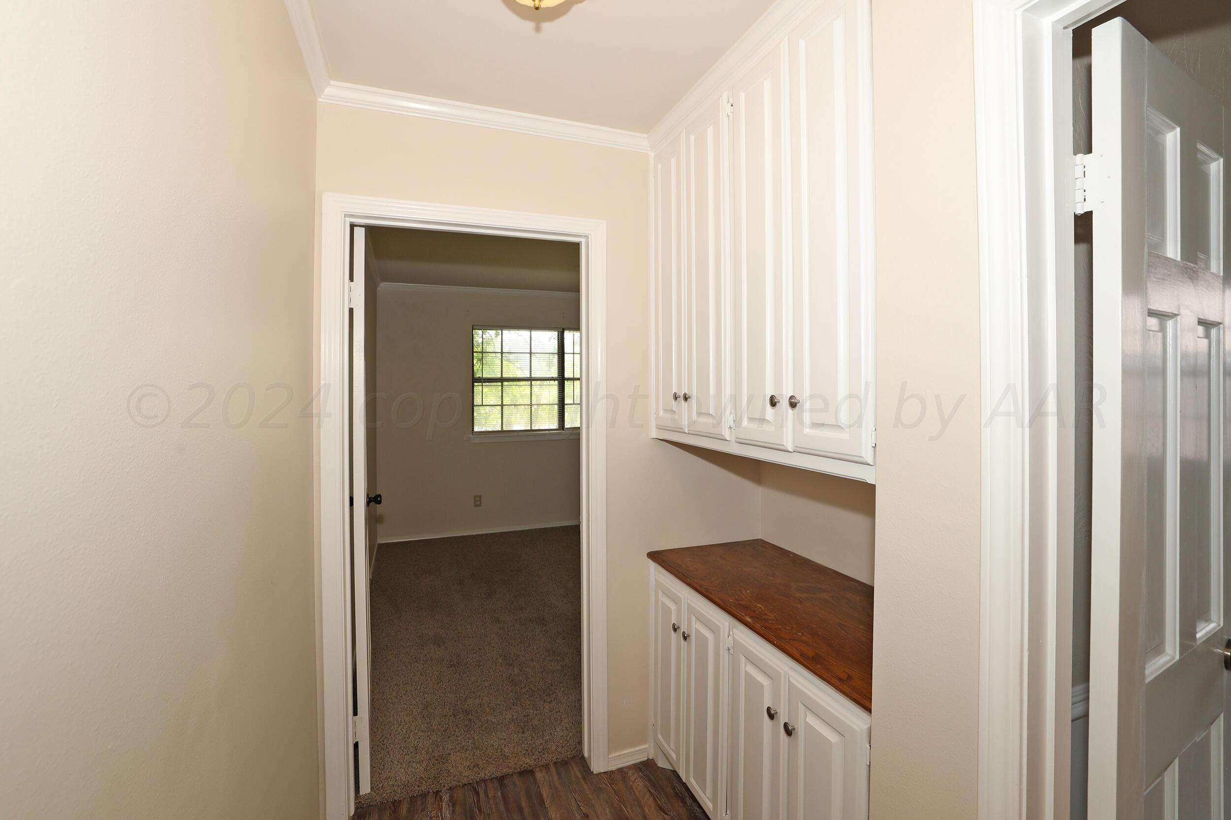 21 Edgewood Lane Canyon, TX 79015 - Photo 11 of 38 Hallway Storage
