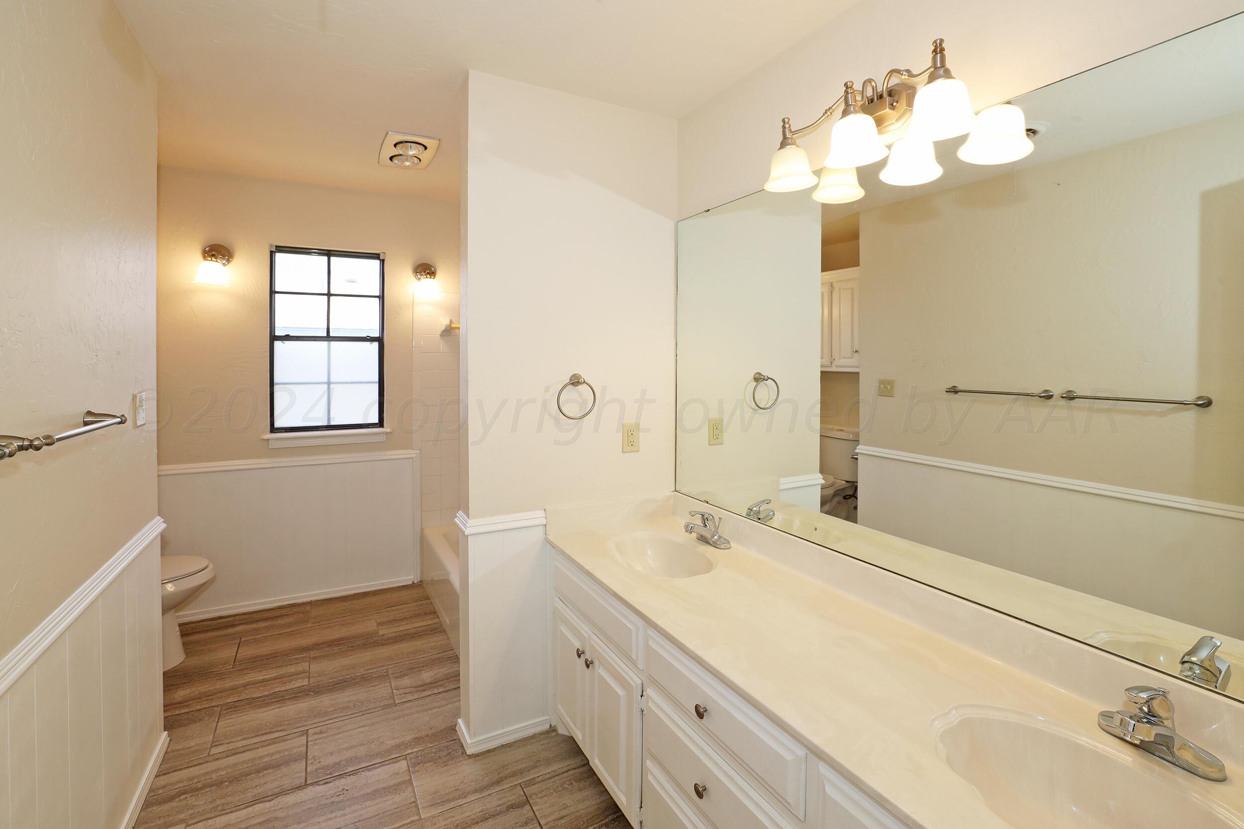 21 Edgewood Lane Canyon, TX 79015 - Photo 23 of 38 Bathroom