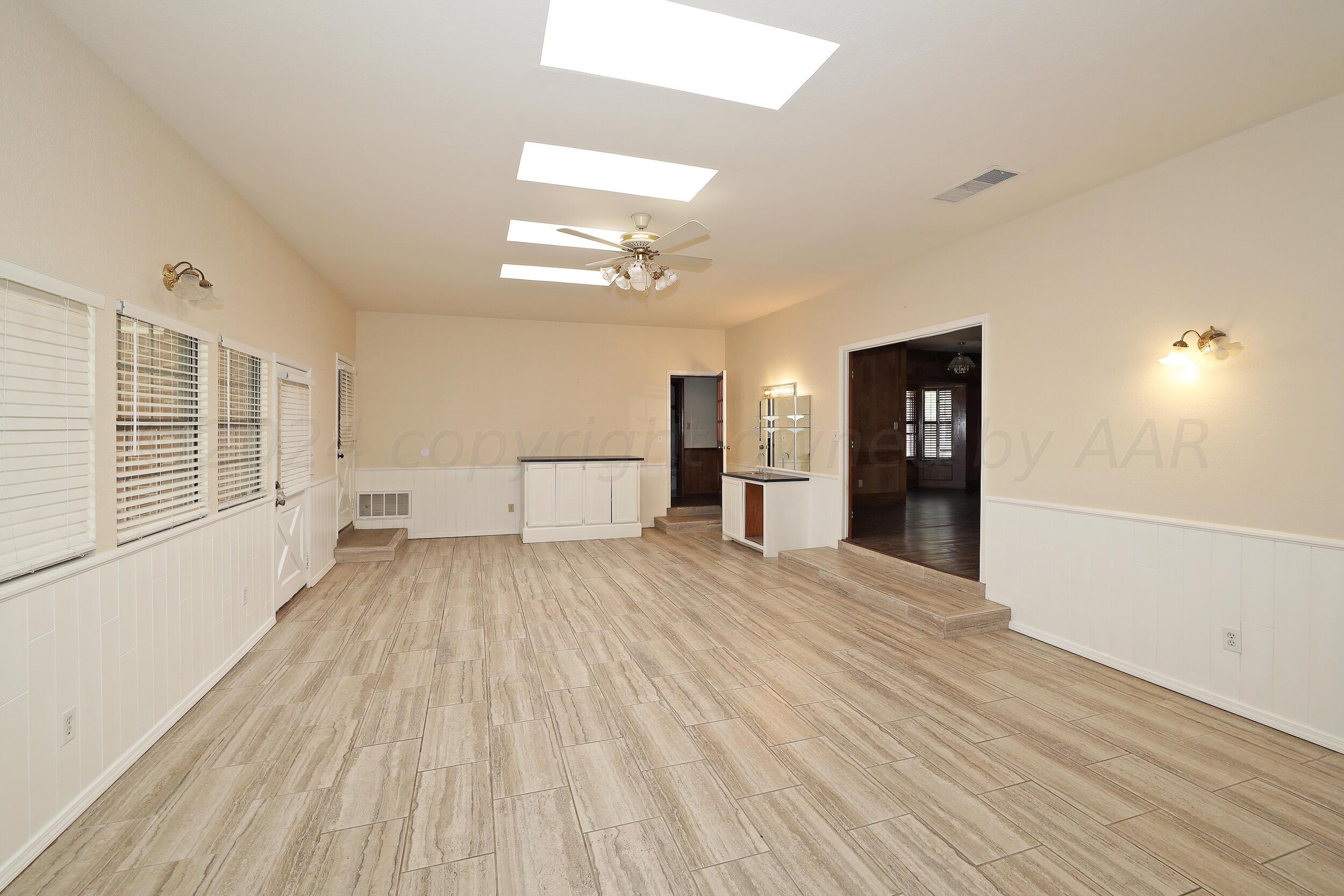 21 Edgewood Lane Canyon, TX 79015 - Photo 32 of 38 Sunroom or Game Room