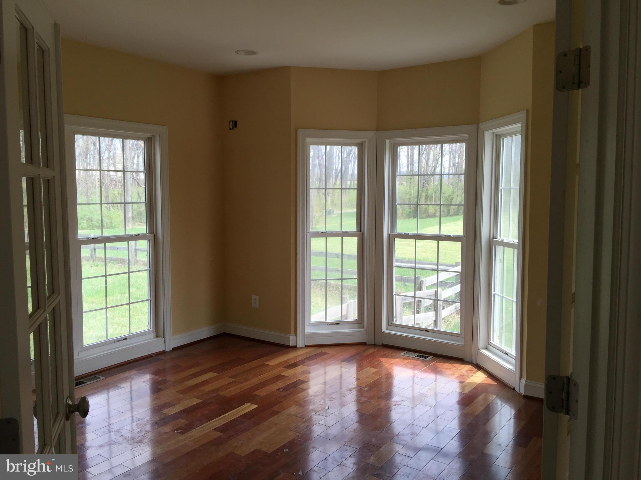 18212 Manor Church Road Boonsboro, MD 21713 - Photo 15 of 30 Living Room