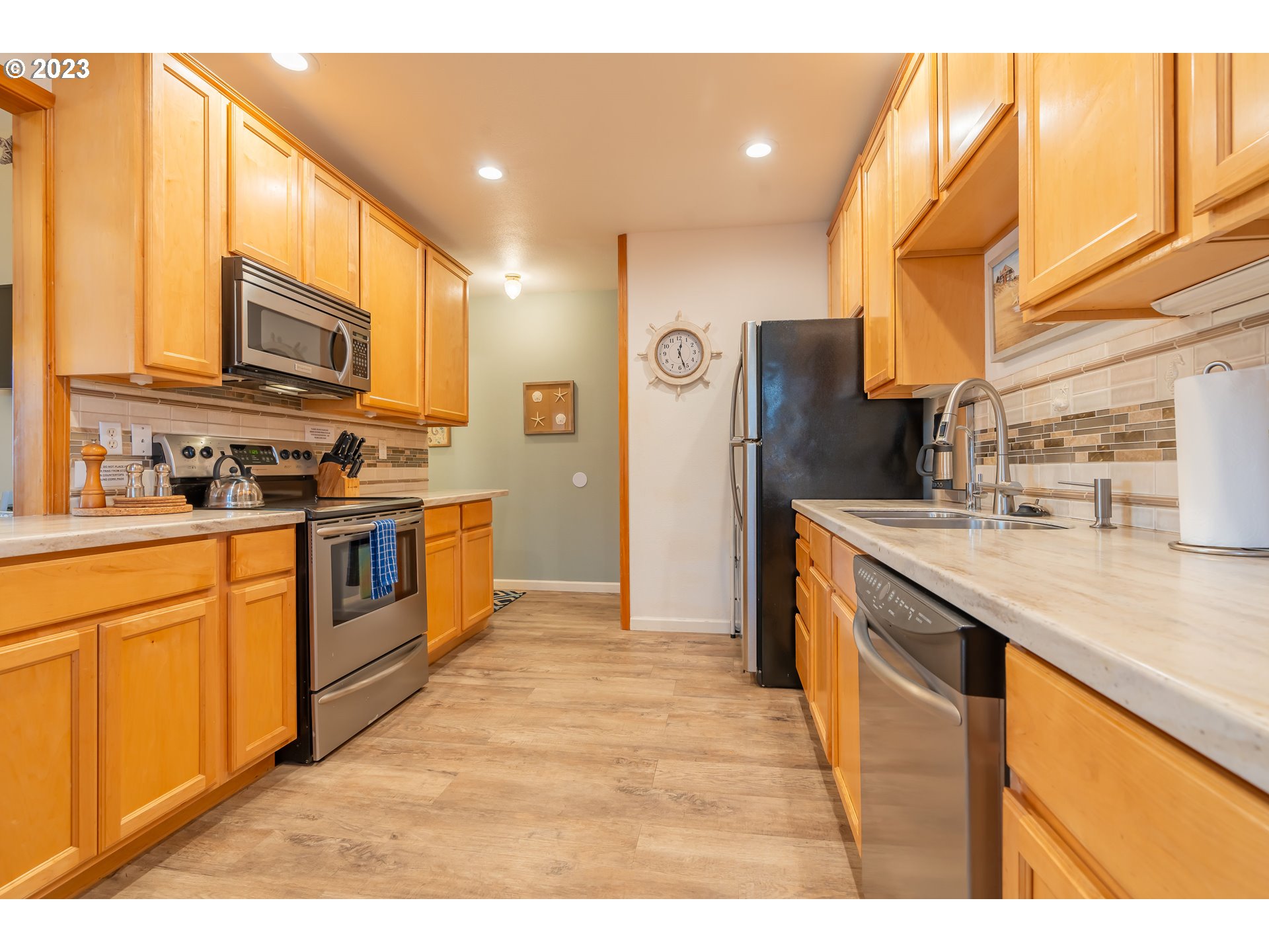 1341 Beach Drive Seaside, OR 97138 - Photo 11 of 47