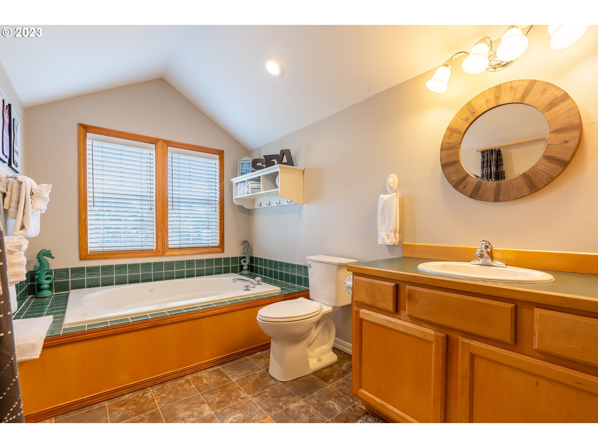 1341 Beach Drive Seaside, OR 97138 - Photo 30 of 47 Bathroom