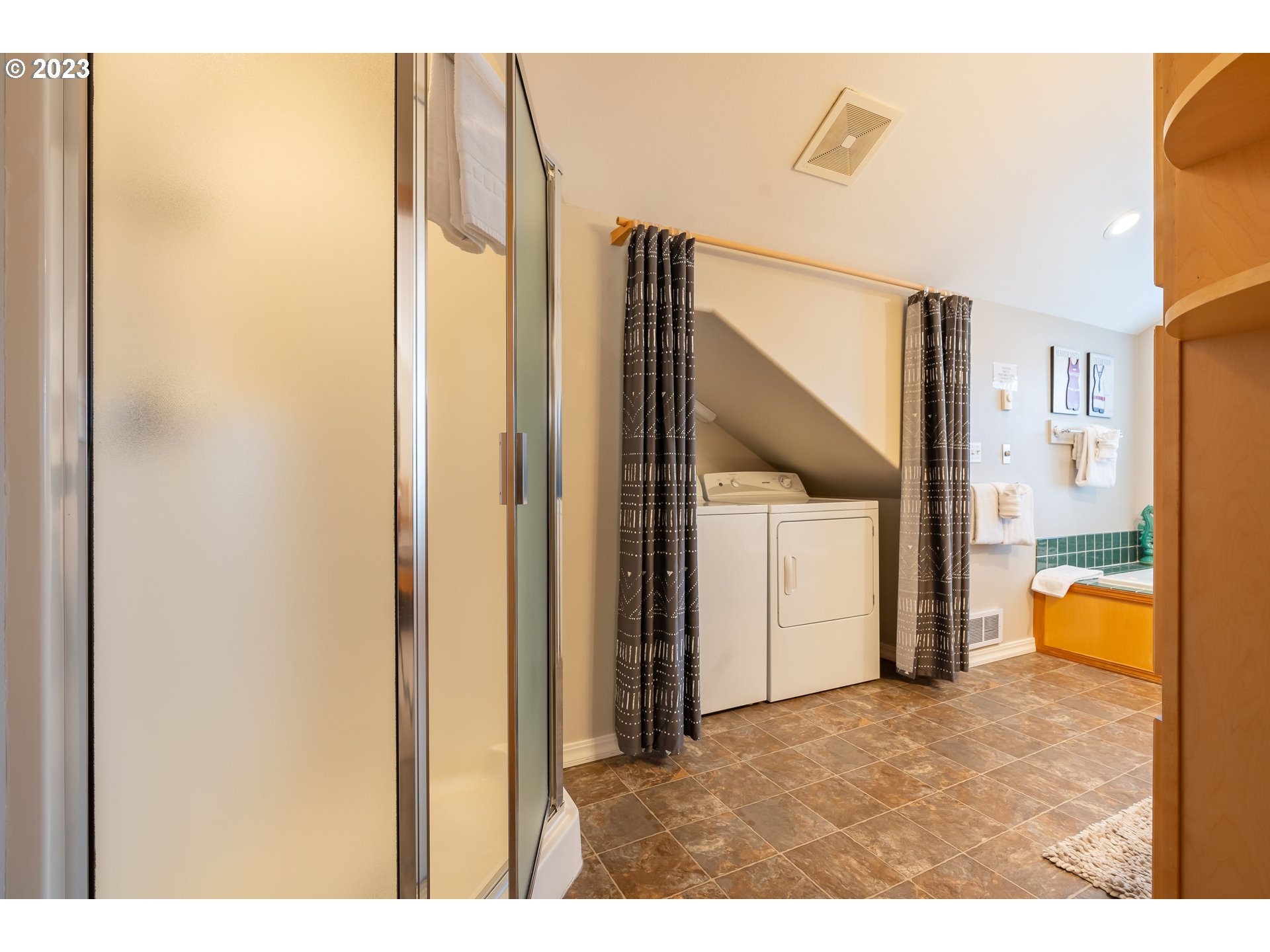 1341 Beach Drive Seaside, OR 97138 - Photo 31 of 47 Laundry