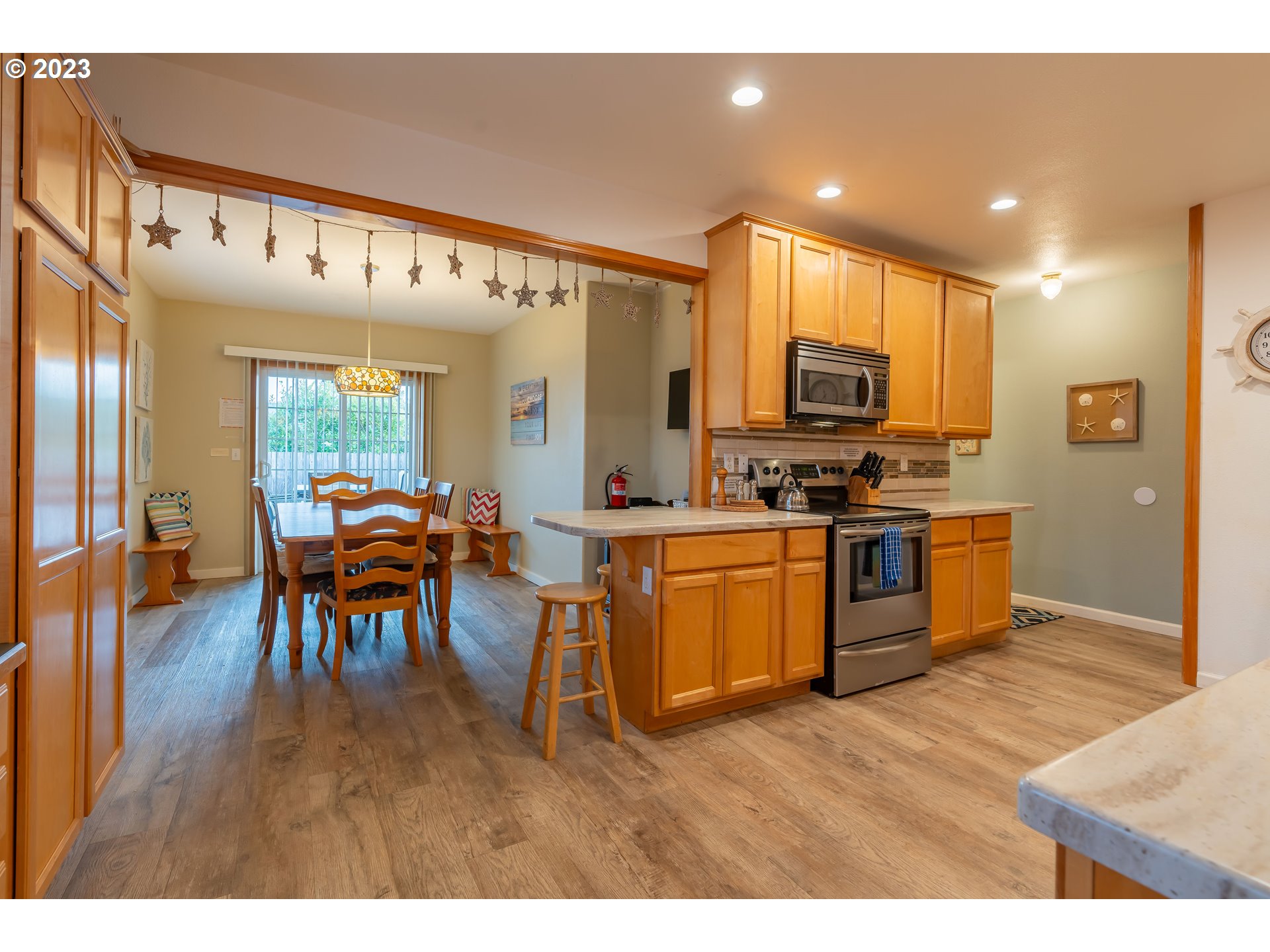 1341 Beach Drive Seaside, OR 97138 - Photo 8 of 47 Kitchen/Dining Room