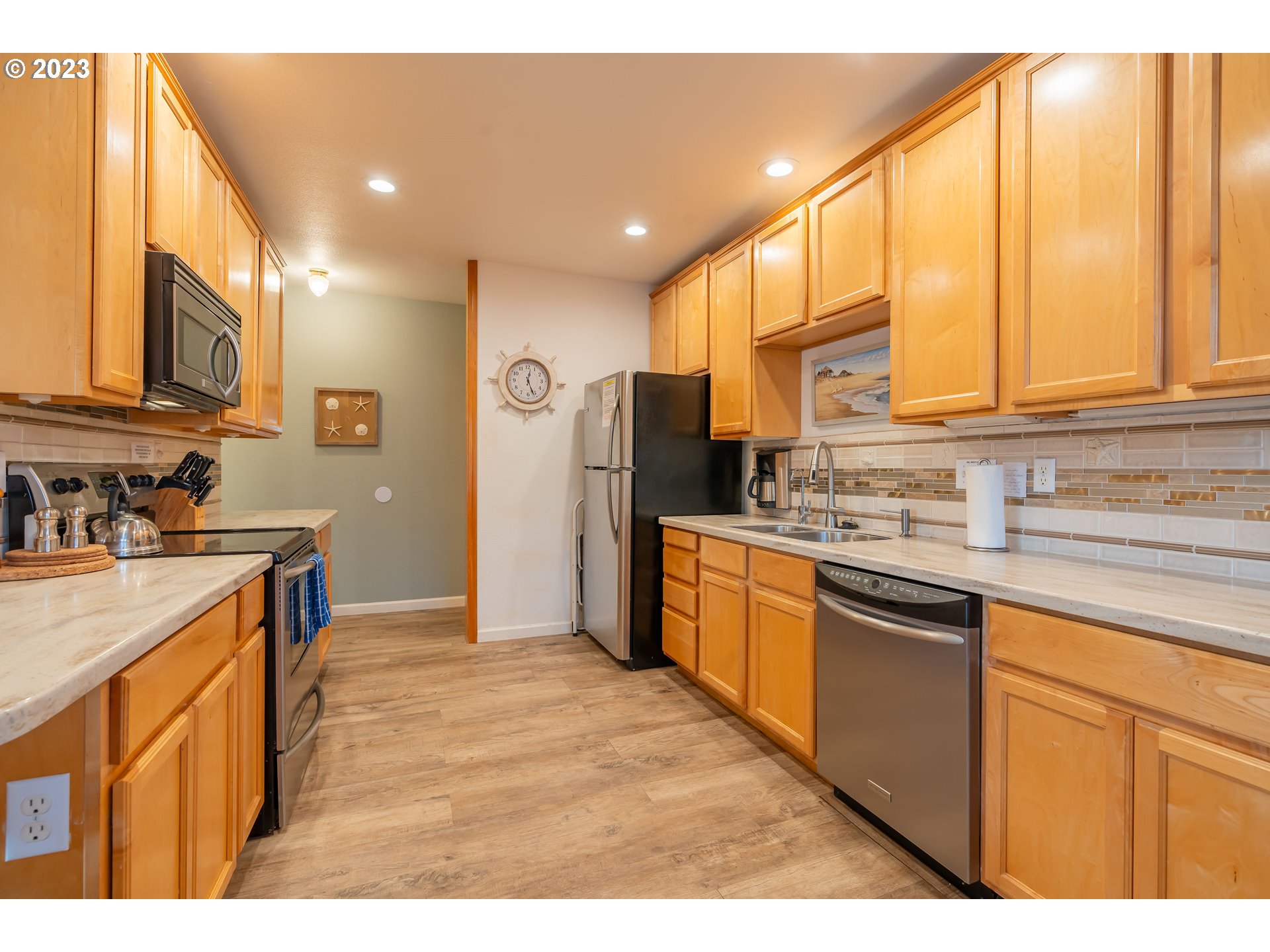 1341 Beach Drive Seaside, OR 97138 - Photo 10 of 47