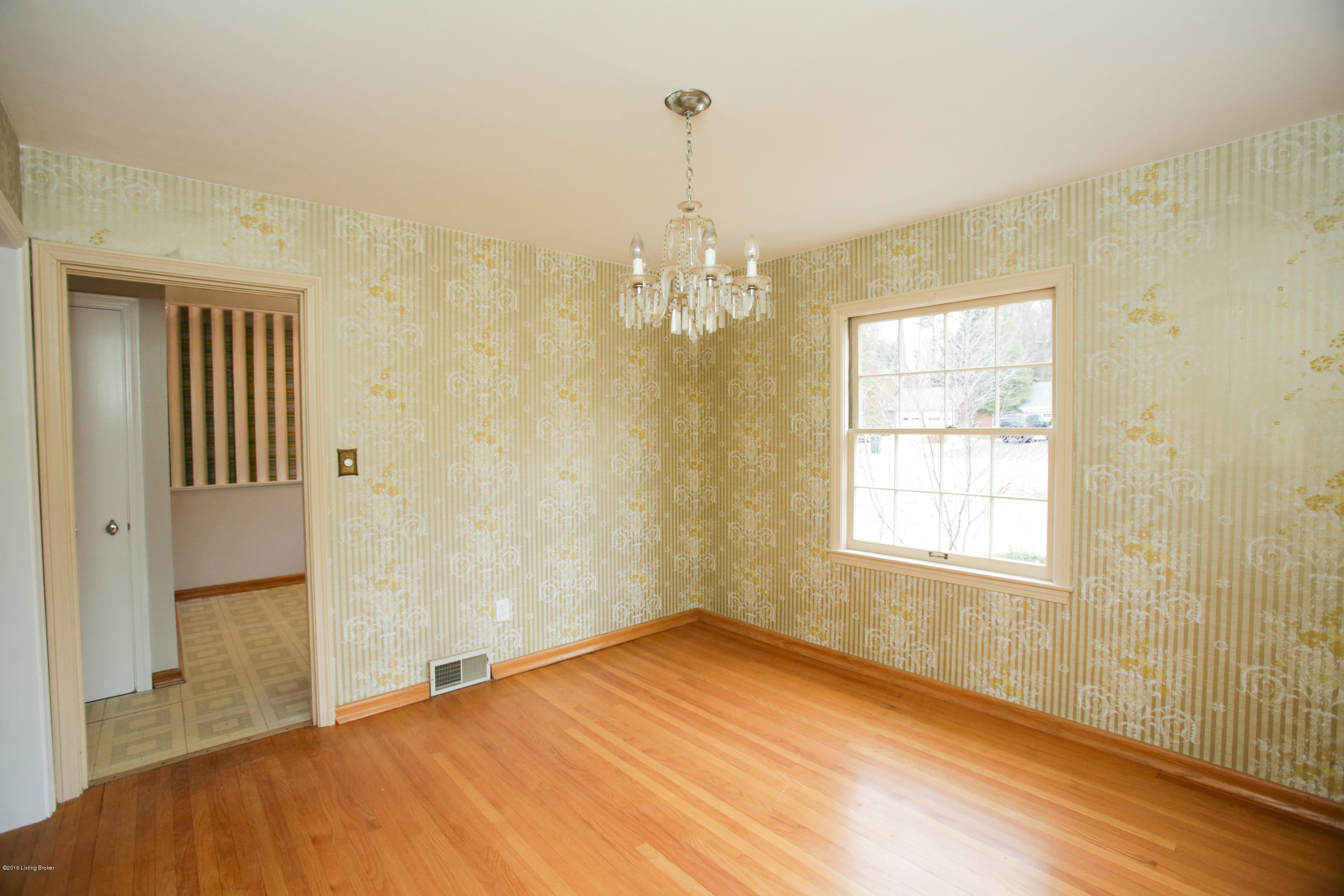 500 Kinglan Road Louisville, KY 40207 - Photo 9 of 17 Dining Room