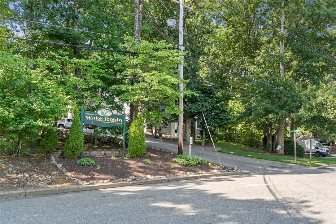 7 Wake Robin Road, Unit 105 Lincoln, RI 02865 - Photo 16 of 18
