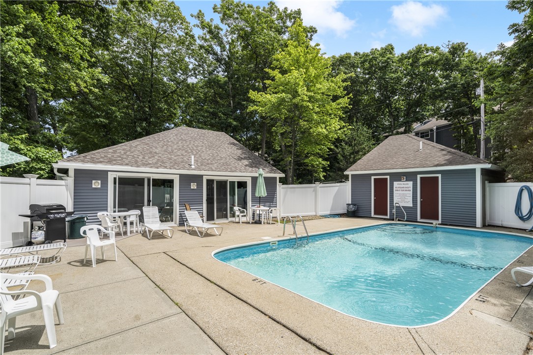 7 Wake Robin Road, Unit 105 Lincoln, RI 02865 - Photo 18 of 18