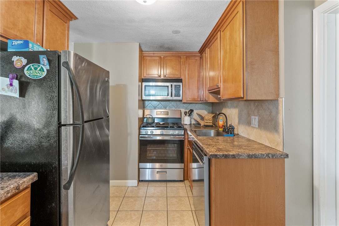 7 Wake Robin Road, Unit 105 Lincoln, RI 02865 - Photo 6 of 18