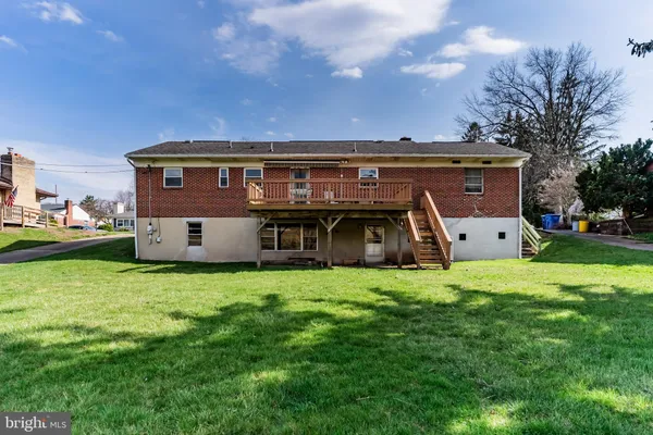 $2,100 | 213 Sunset Drive, New Cumberland, PA 17070