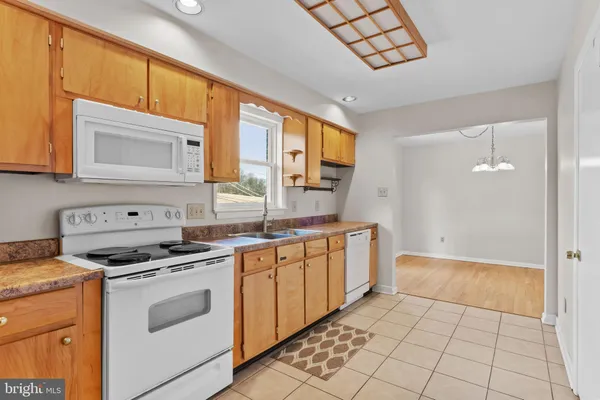 $2,100 | 213 Sunset Drive, New Cumberland, PA 17070