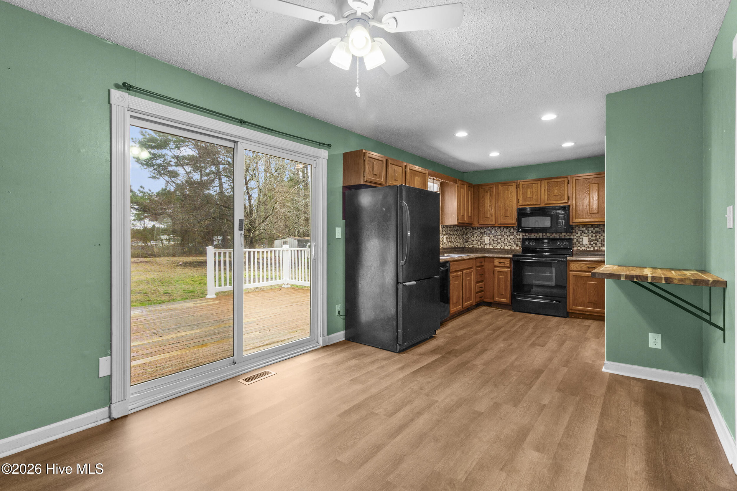 645 Mile Road Vanceboro, NC 28586 - Photo 9 of 24 Dining / Kitchen