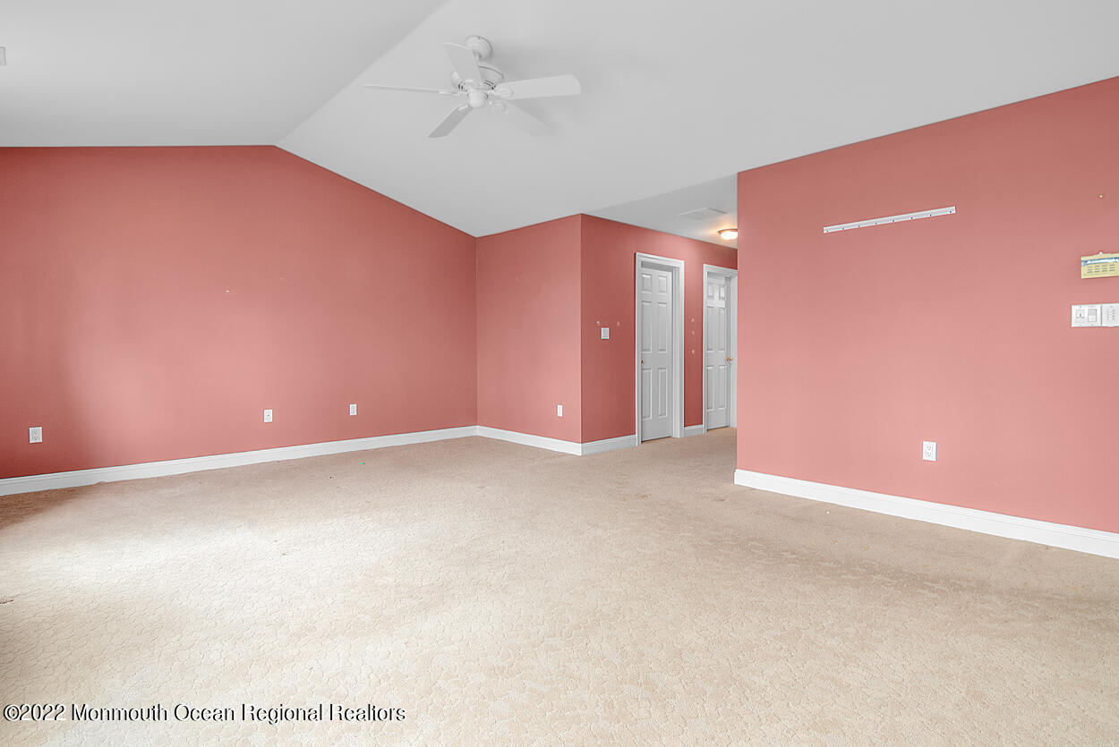46 Glen Rock Road Cedar Grove, NJ 07009 - Photo 21 of 36 a view of an empty room
