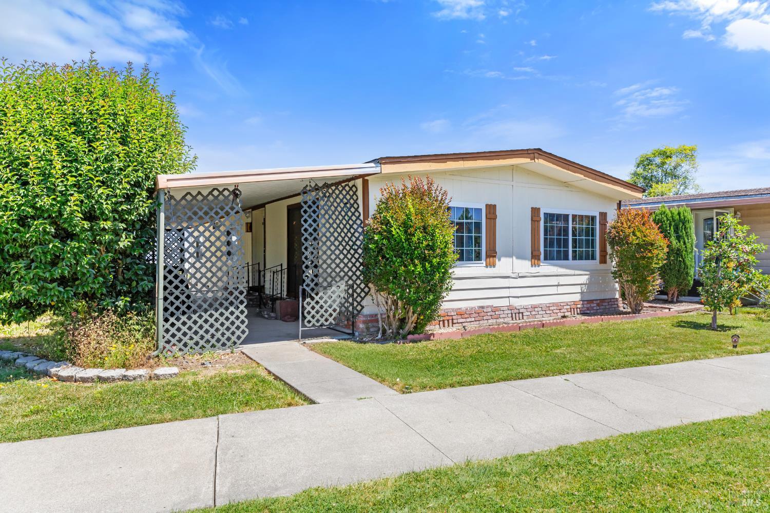 226 Parque Margarita Rohnert Park, CA 94928 - Photo 4 of 43