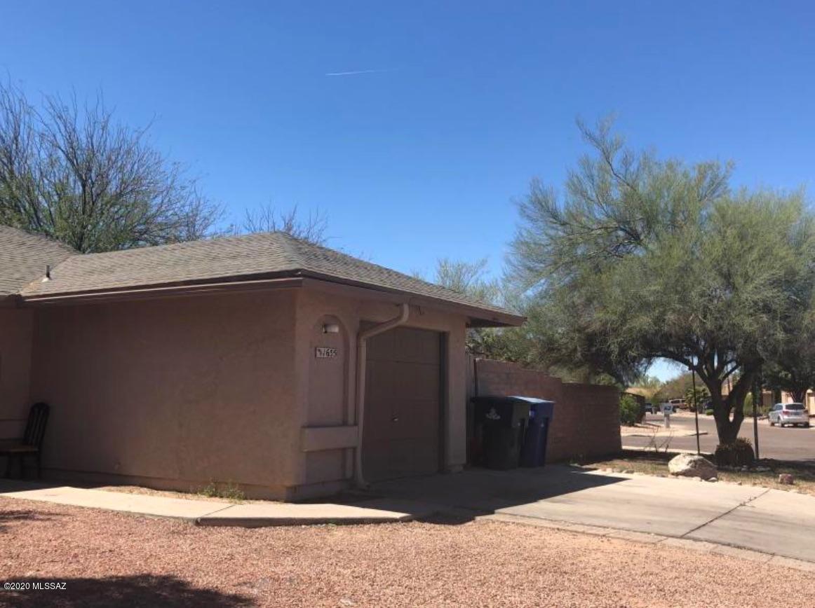 1655 Twin Ridge Road Tucson, AZ 85746 - Photo 1 of 19