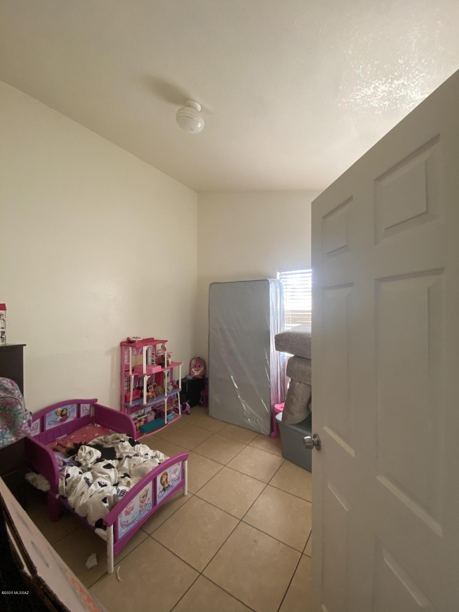 1655 Twin Ridge Road Tucson, AZ 85746 - Photo 15 of 19