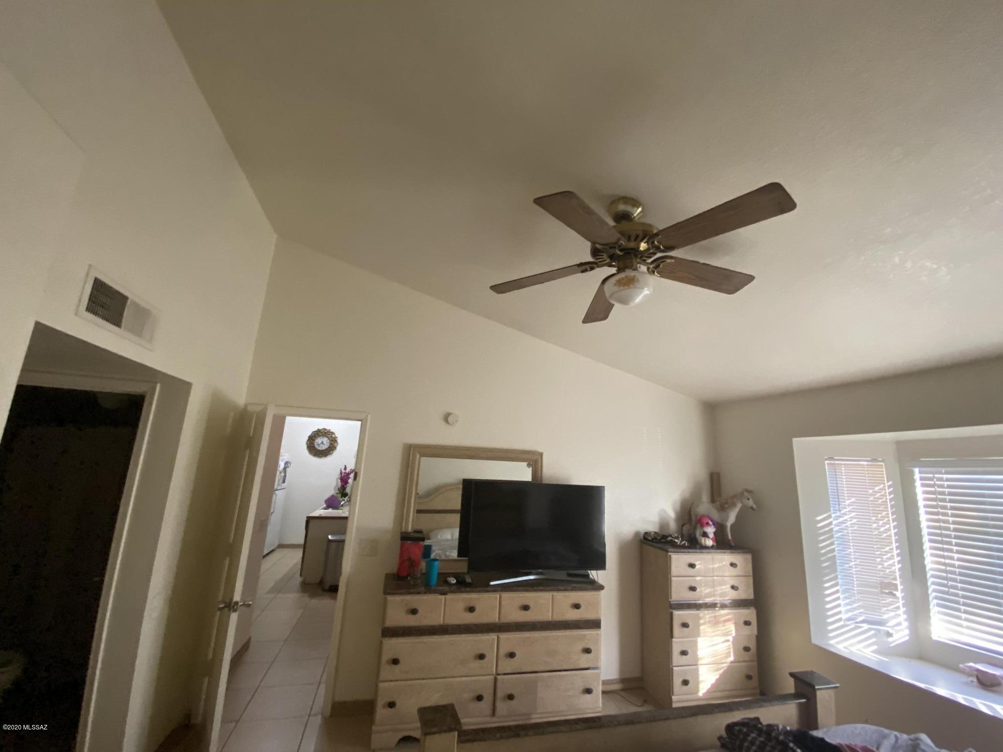 1655 Twin Ridge Road Tucson, AZ 85746 - Photo 16 of 19