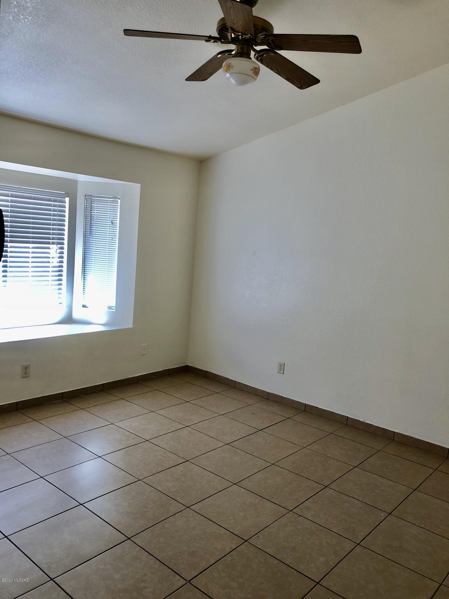 1655 Twin Ridge Road Tucson, AZ 85746 - Photo 5 of 19