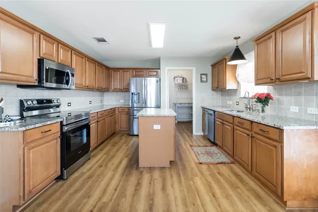 $369,990 | 12301 Dwight Eisenhower Street, Manor, TX 78653