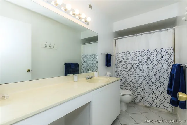 $375,000 | 2500 Bay Point Lane, Unit 122, Osage Beach, MO 65065