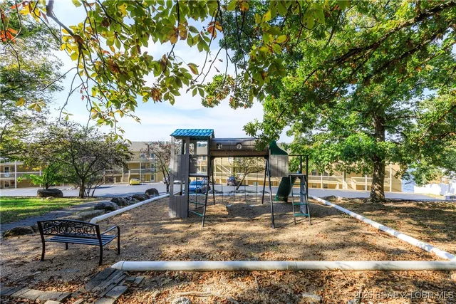 $375,000 | 2500 Bay Point Lane, Unit 122, Osage Beach, MO 65065