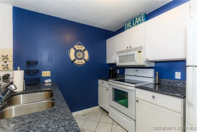 $375,000 | 2500 Bay Point Lane, Unit 122, Osage Beach, MO 65065