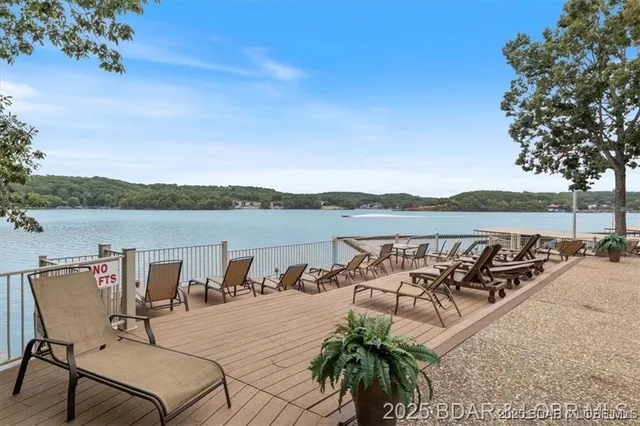$375,000 | 2500 Bay Point Lane, Unit 122, Osage Beach, MO 65065