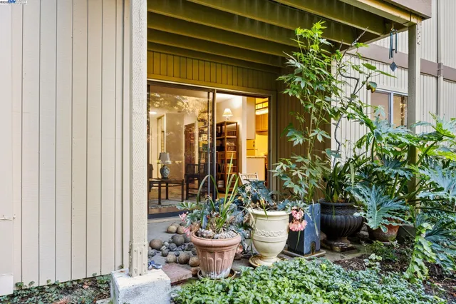 $578,000 | 505 Cypress Point Drive, Unit 137, Mountain View, CA 94043