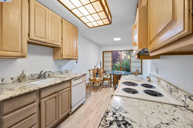 $578,000 | 505 Cypress Point Drive, Unit 137, Mountain View, CA 94043