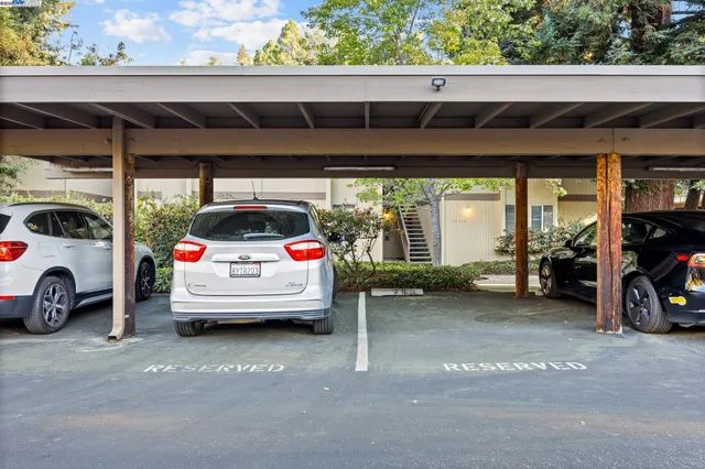 $578,000 | 505 Cypress Point Drive, Unit 137, Mountain View, CA 94043