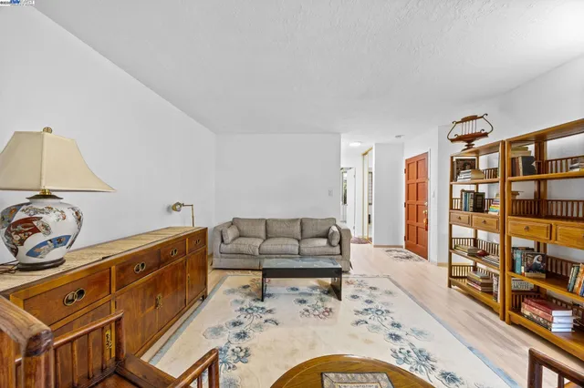 $578,000 | 505 Cypress Point Drive, Unit 137, Mountain View, CA 94043