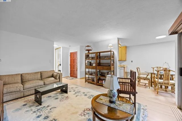 $578,000 | 505 Cypress Point Drive, Unit 137, Mountain View, CA 94043