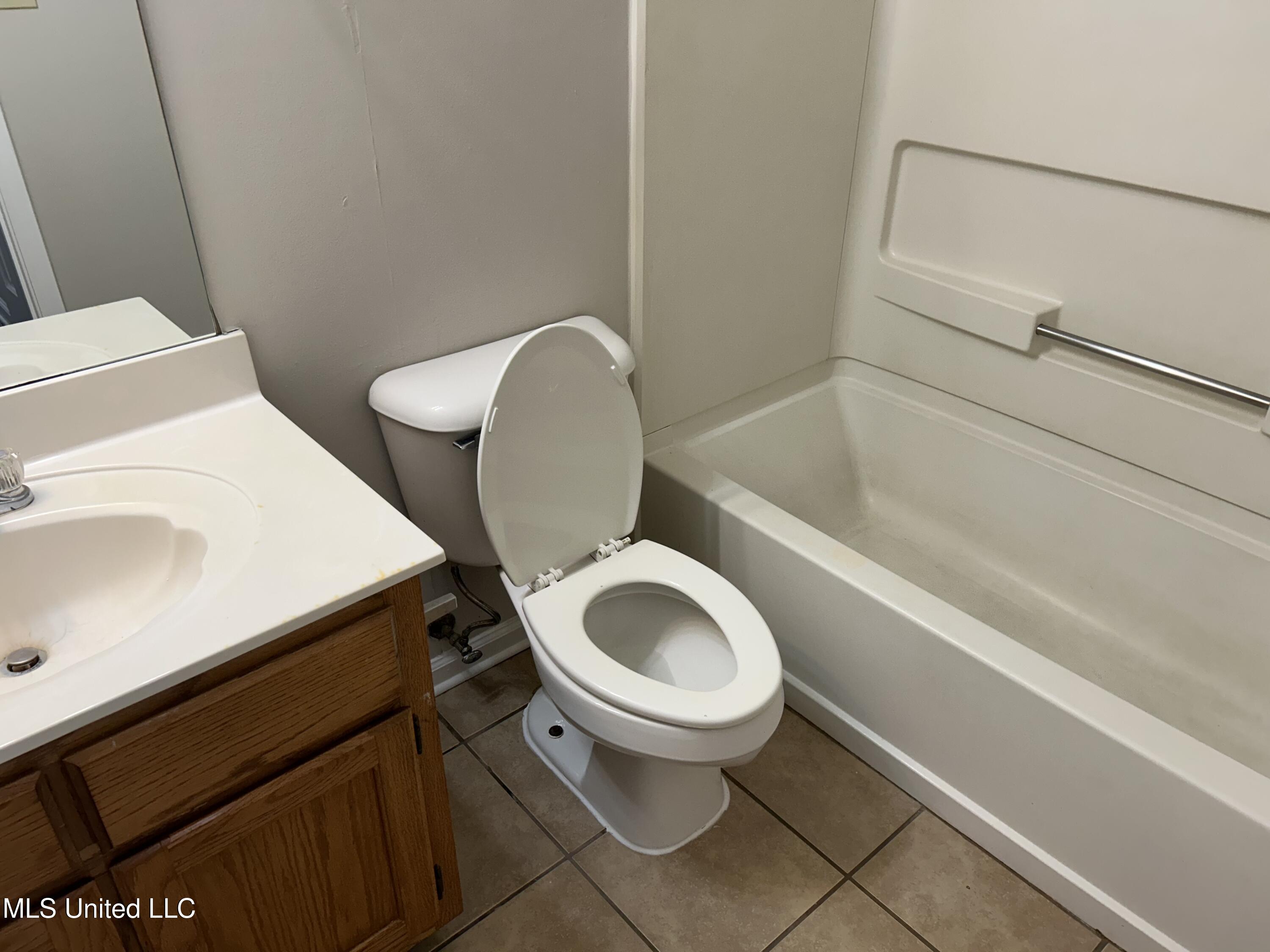 7059 Hampton Drive Horn Lake, MS 38637 - Photo 11 of 14 7059 hampton mktg-7