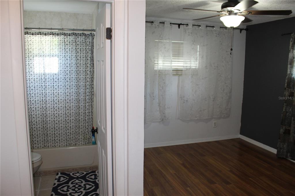 403 Murphy Road Winter Springs, FL 32708 - Photo 12 of 23 a bathroom with a shower