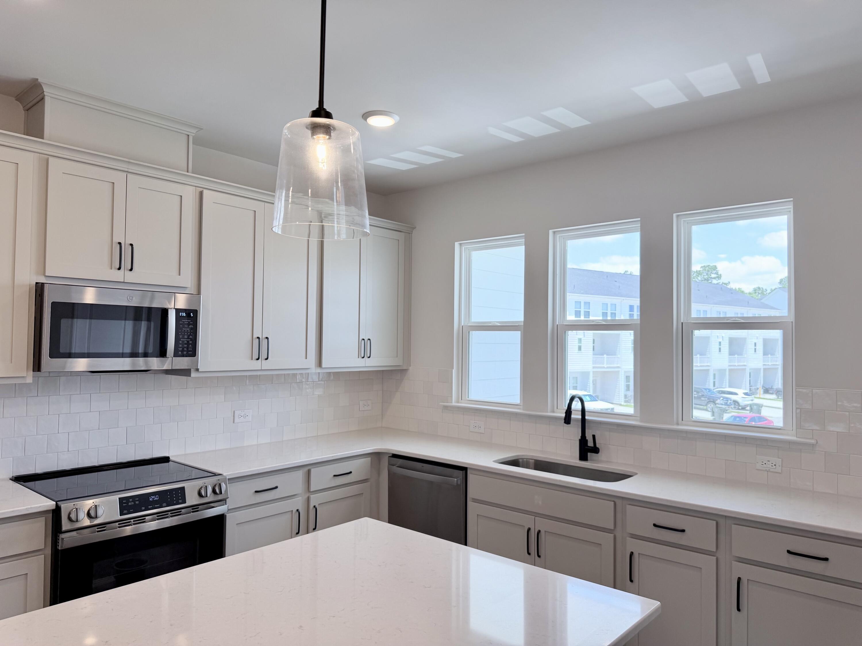 5138 Double Eagle Loop Summerville, SC 29485 - Photo 9 of 35 Beautiful kitchen