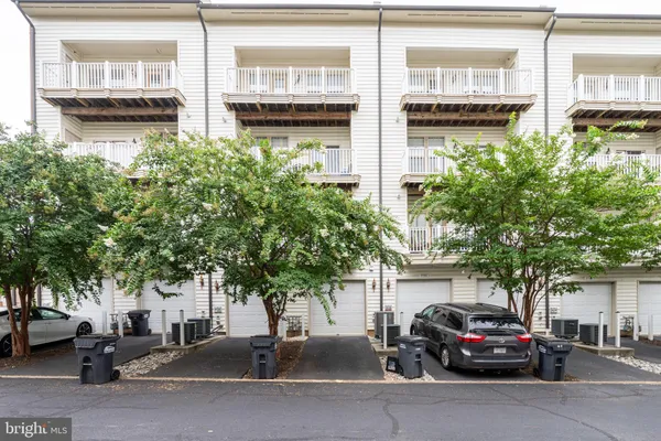 $2,800 | 7764 Cedar Branch Drive, Unit 87, Gainesville, VA 20155