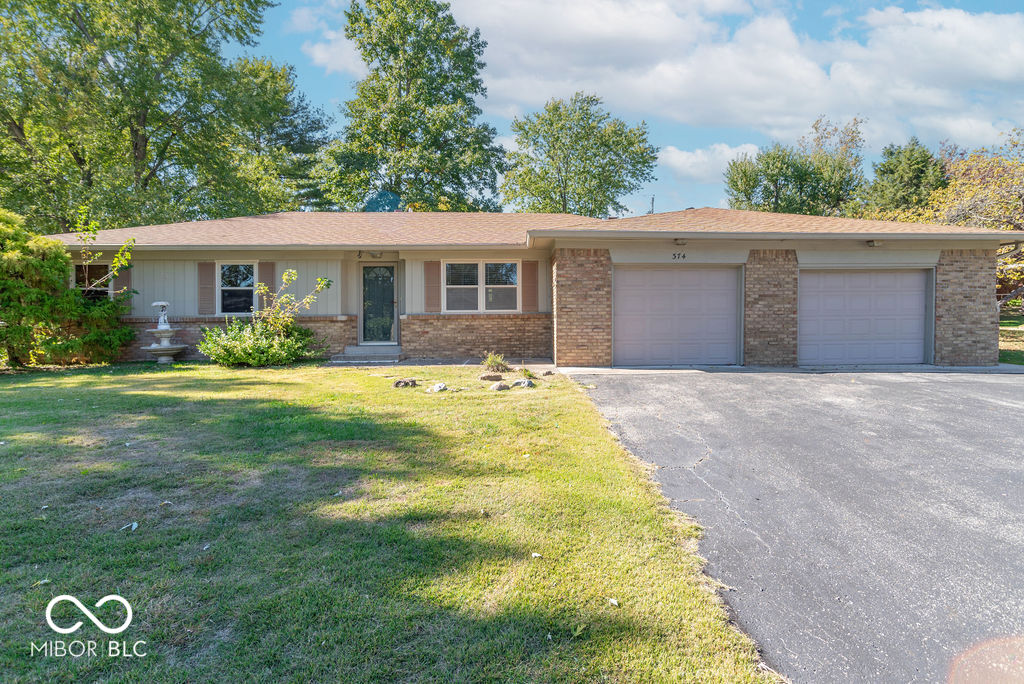 374 Shadow Road Greenwood, IN 46142 - Photo 1 of 30