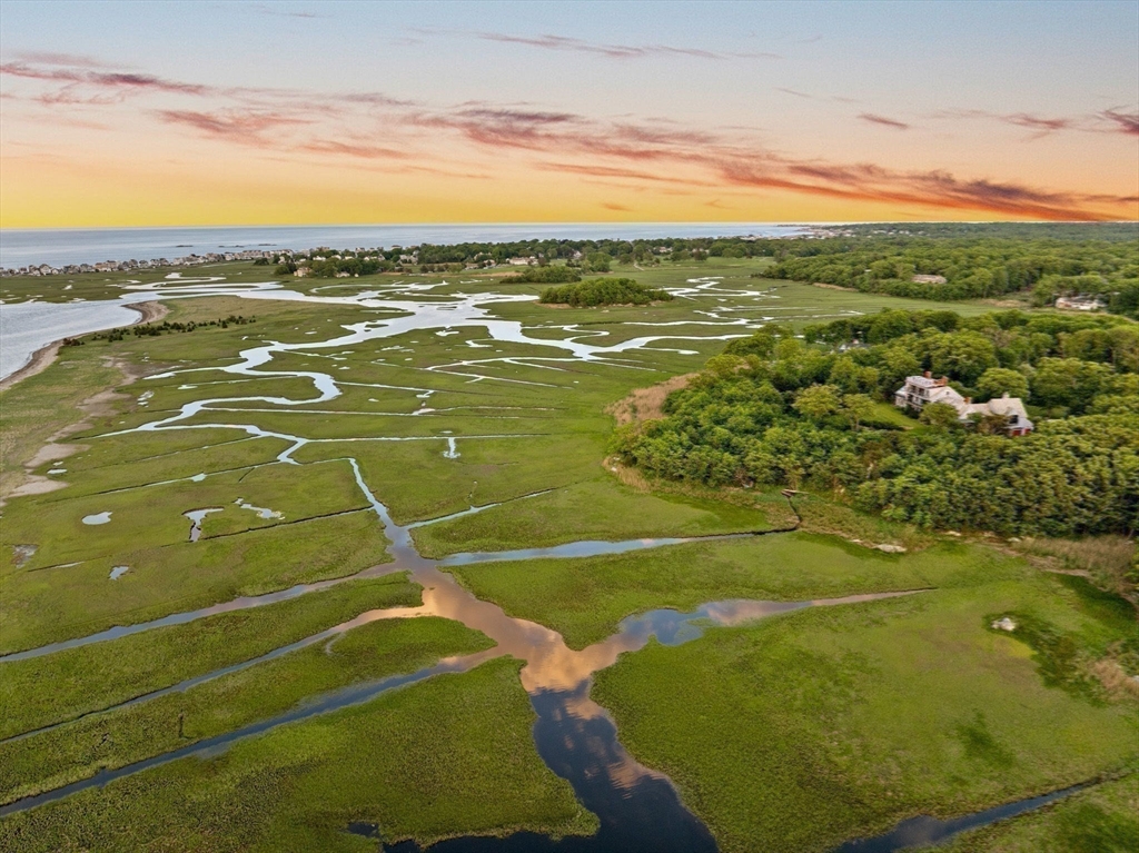 24 Wood Island Road Scituate, MA 02066 - Photo 5 of 42 a view of a city
