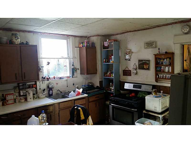 344 Elm Road Ambridge, PA 15003 - Photo 6 of 8 Kitchen.