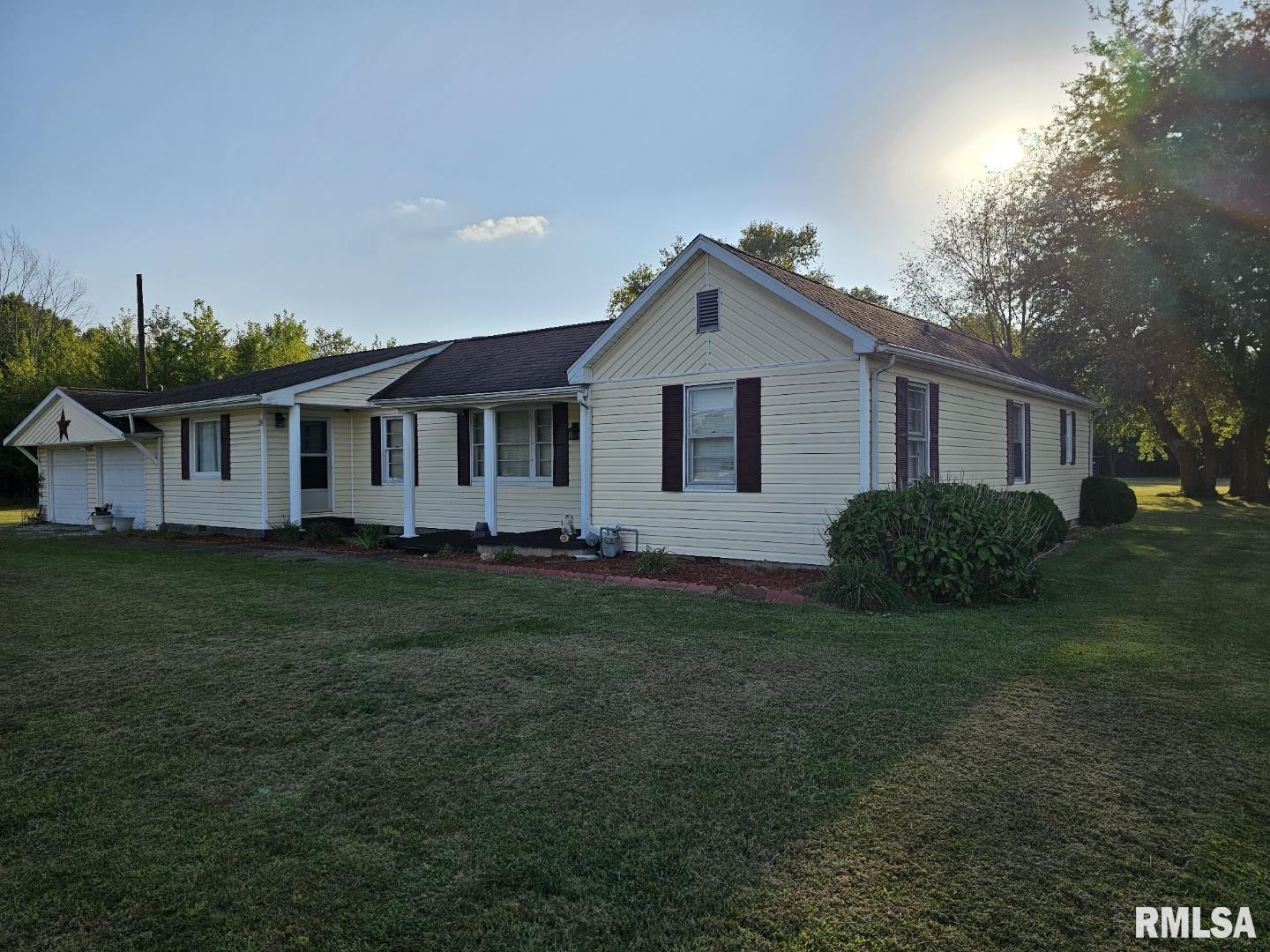 2925 Benton Road Mount Vernon, IL 62864 - Photo 1 of 23 Gallery Image 1