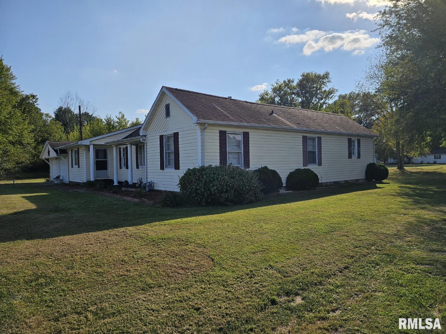 2925 Benton Road Mount Vernon, IL 62864 - Photo 3 of 23 Gallery Image 3