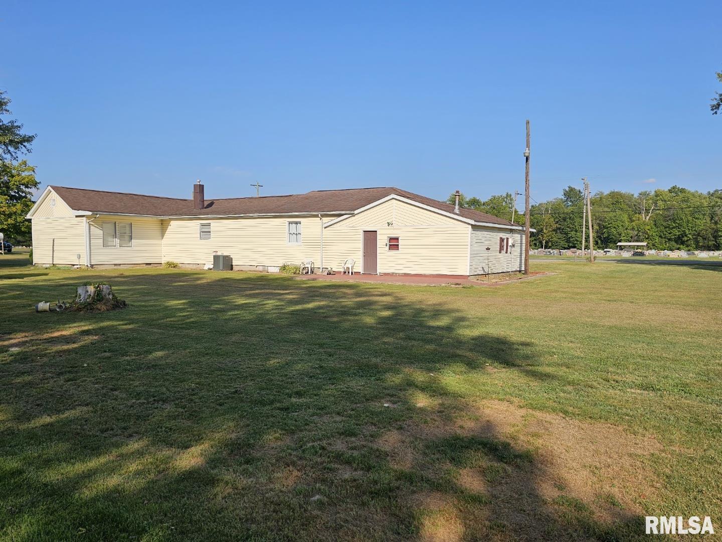 2925 Benton Road Mount Vernon, IL 62864 - Photo 8 of 23 Gallery Image 8