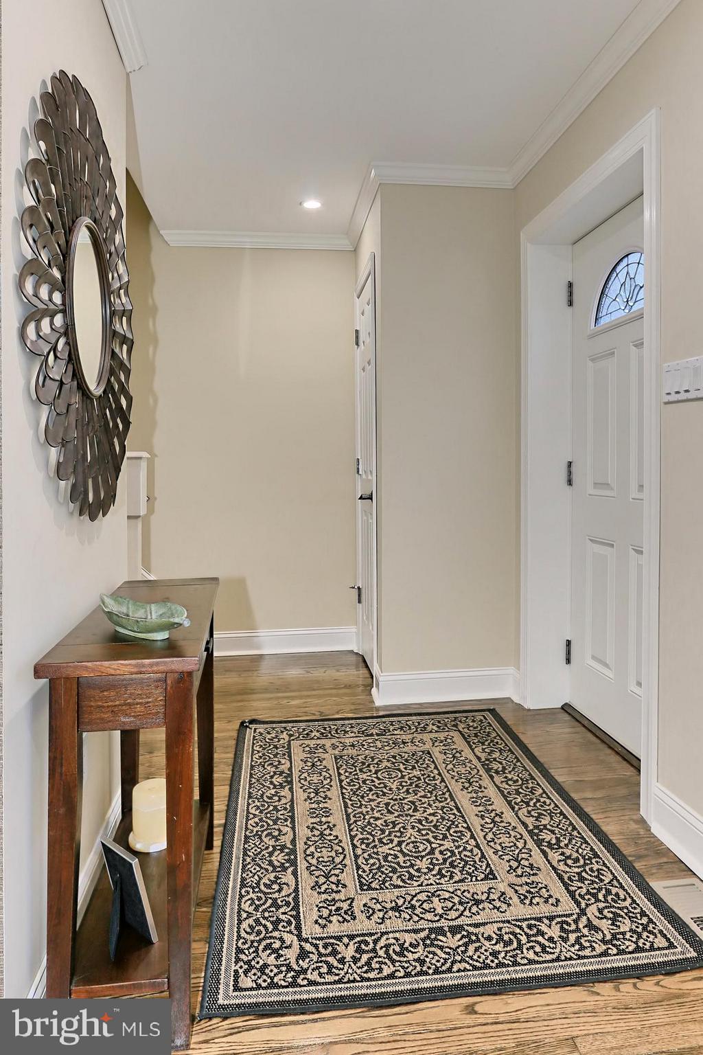 2078 Golf Course Drive Reston, VA 20191 - Photo 2 of 42 Foyer